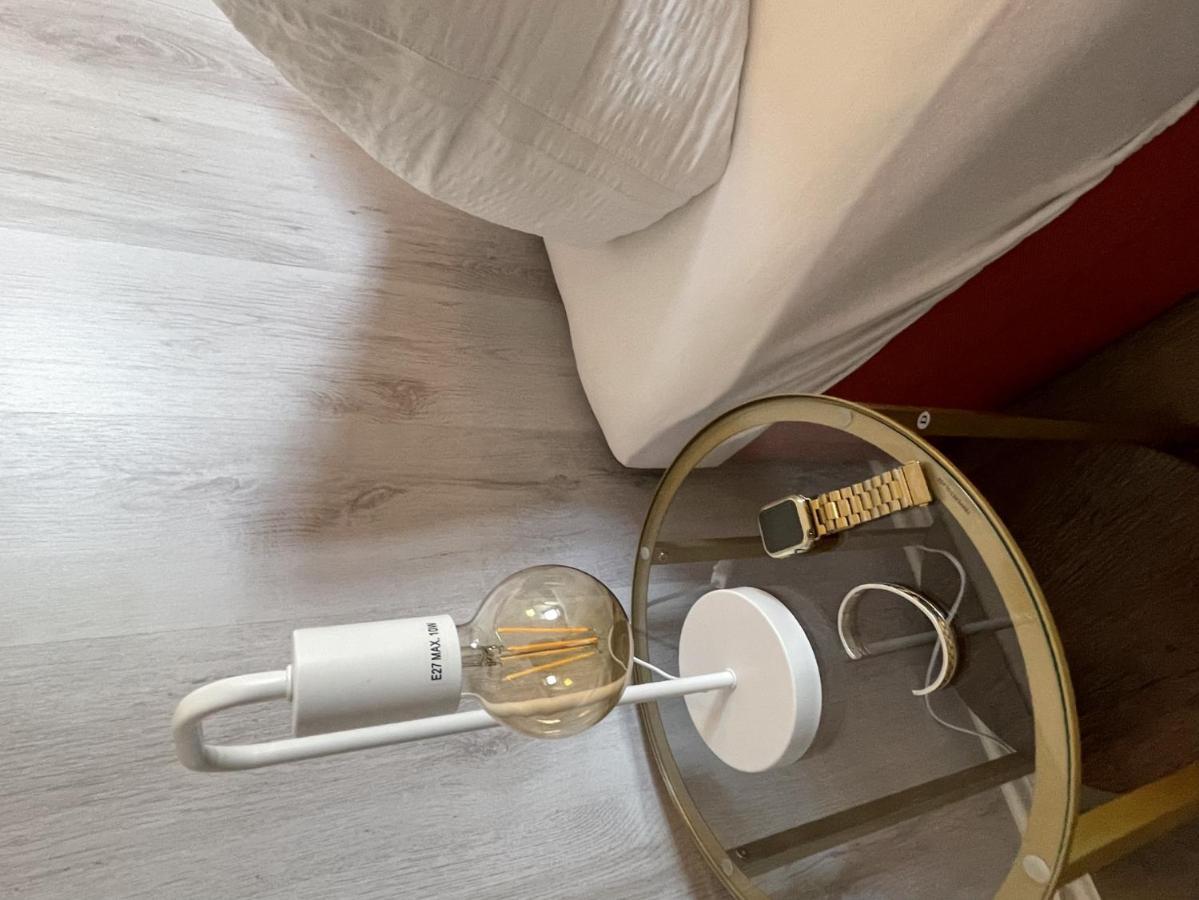 H&H Apartment Im Herzen Von Greifswald Zentral In Der Langen Reihe Buitenkant foto