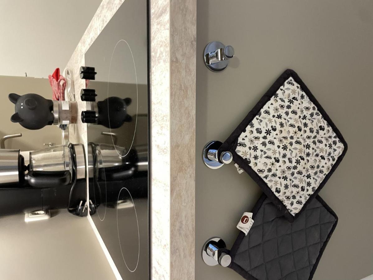 H&H Apartment Im Herzen Von Greifswald Zentral In Der Langen Reihe Buitenkant foto