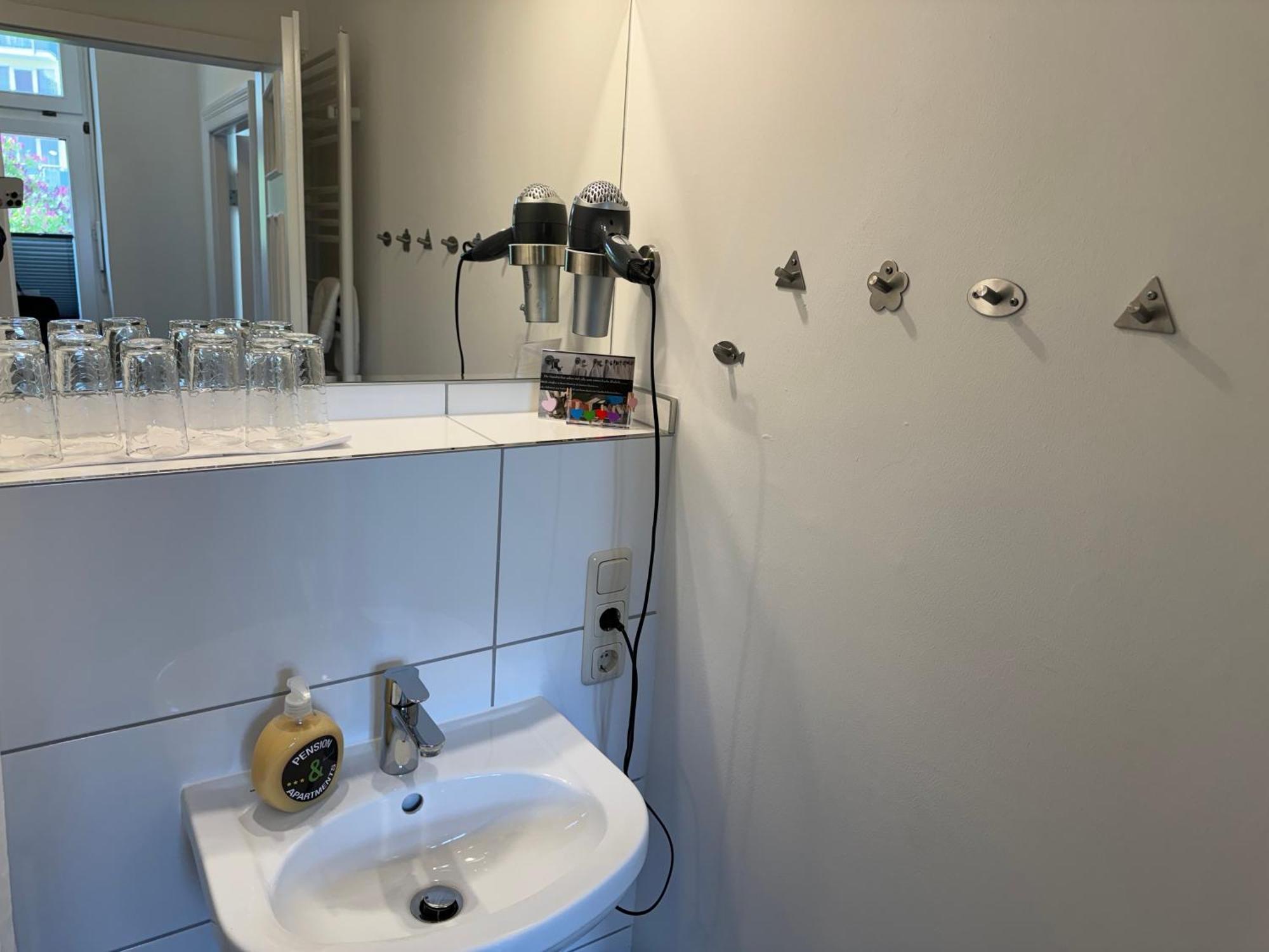 H&H Apartment Im Herzen Von Greifswald Zentral In Der Langen Reihe Buitenkant foto